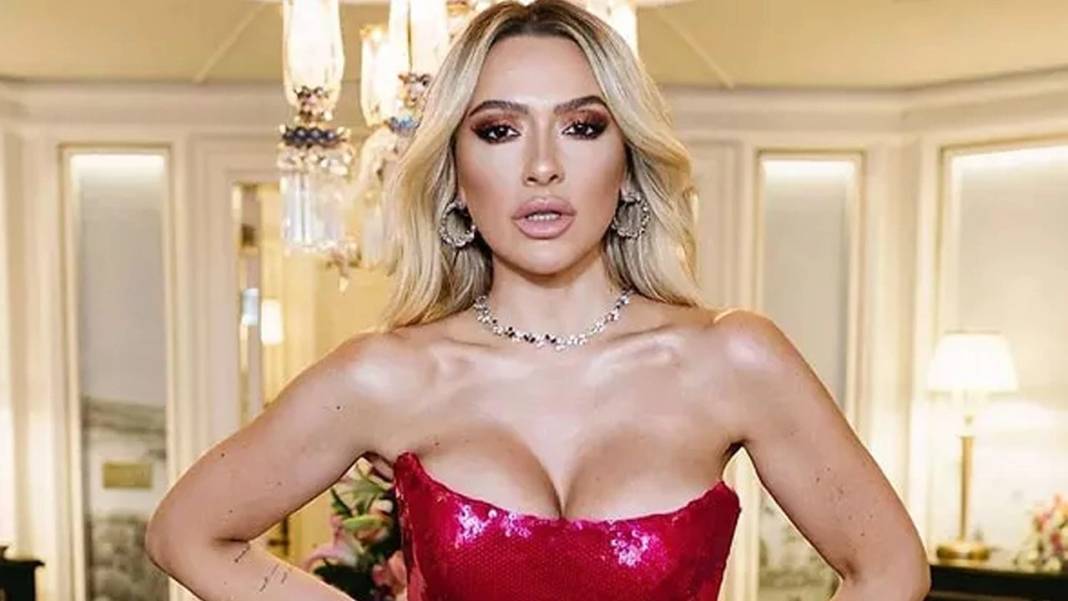 Hadise'den görülmemiş fotoğraf. Arkasını dönüp poz verdi 1